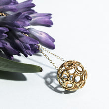 Load image into Gallery viewer, Golden Glob Necklace